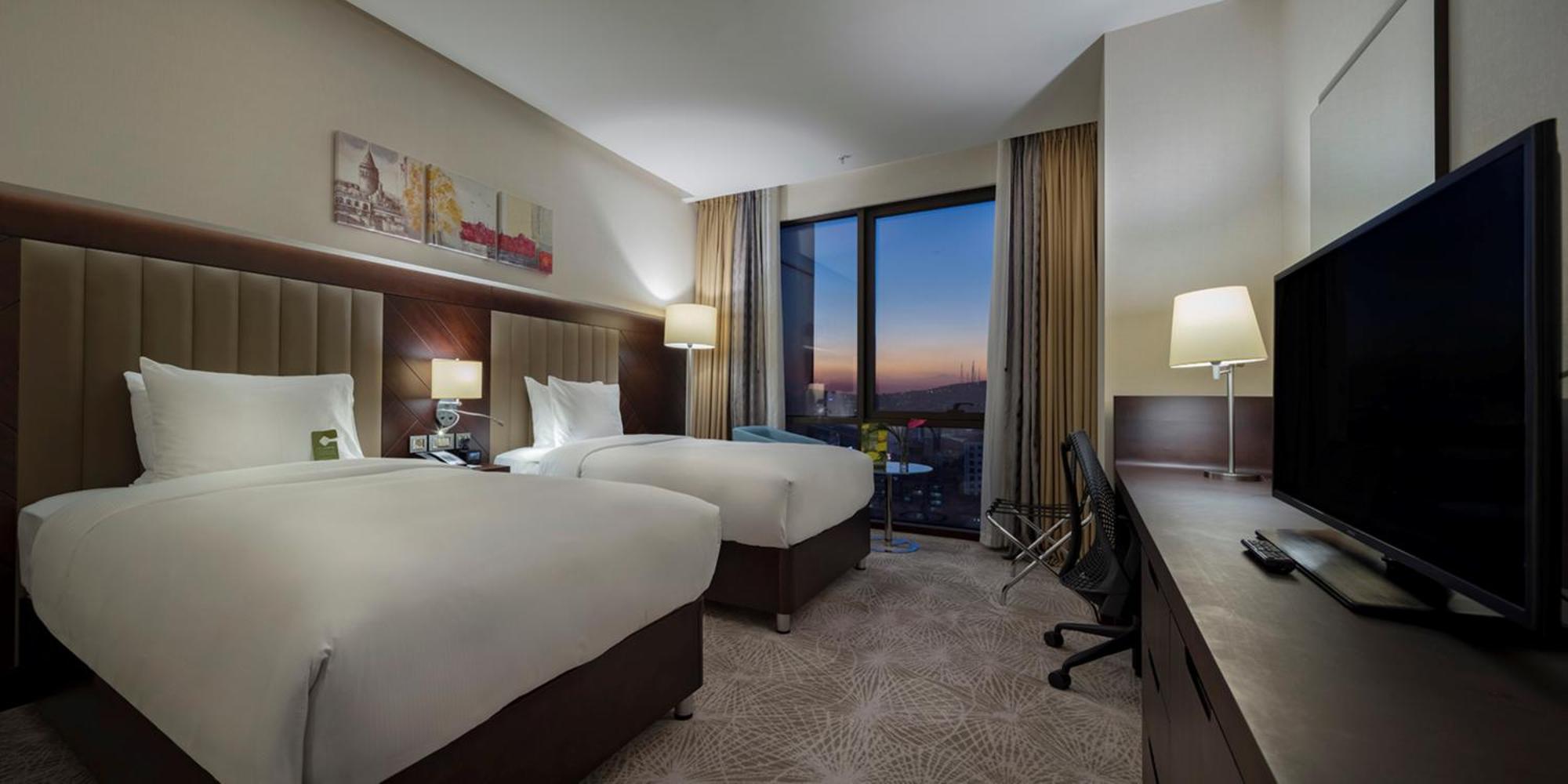 Отель Doubletree By Hilton Istanbul Umraniye Экстерьер фото