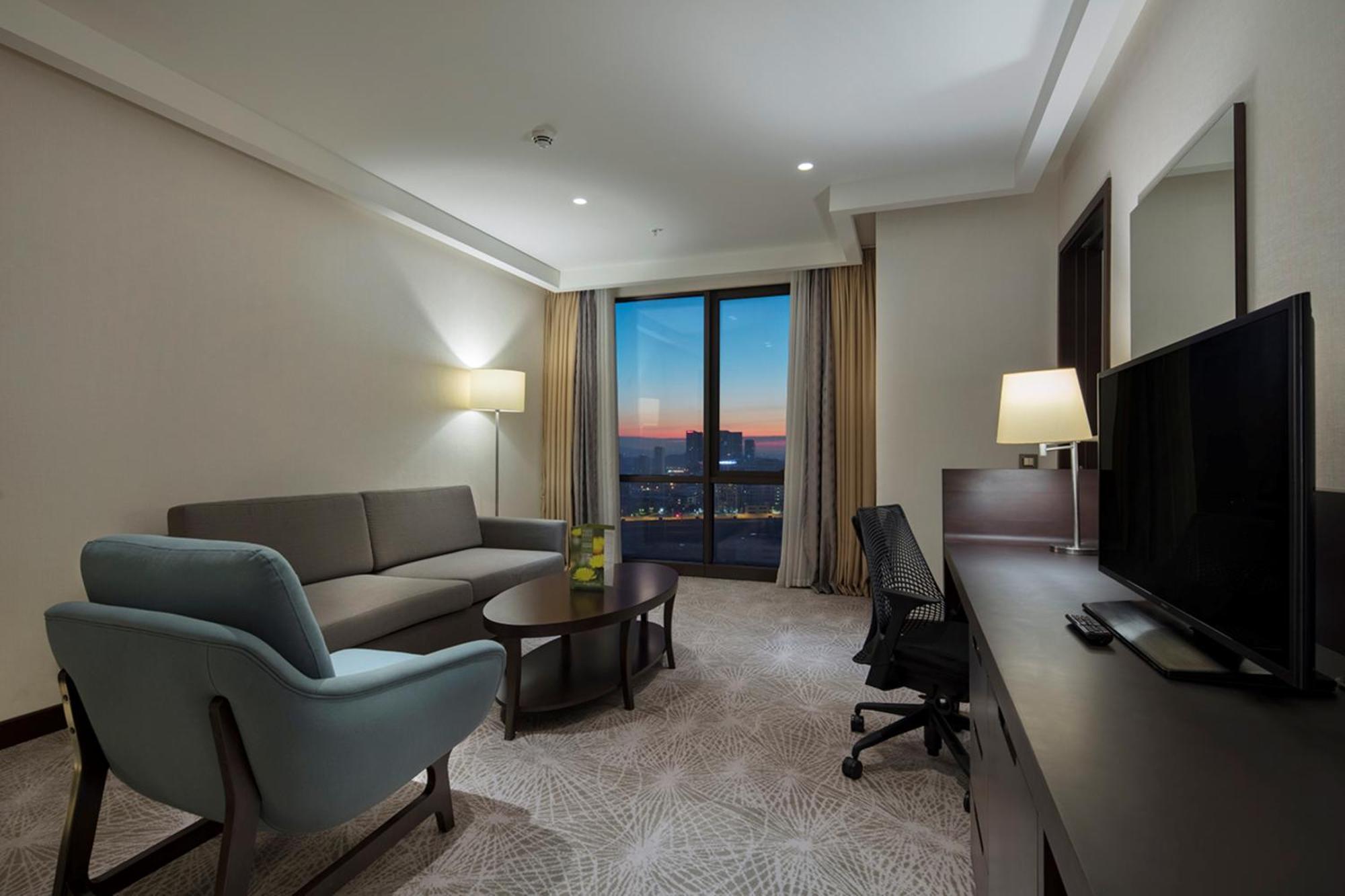 Отель Doubletree By Hilton Istanbul Umraniye Номер фото