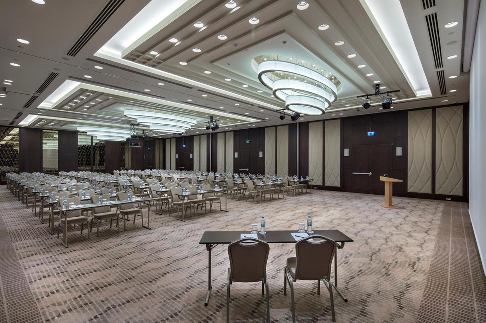Отель Doubletree By Hilton Istanbul Umraniye Экстерьер фото The ballroom