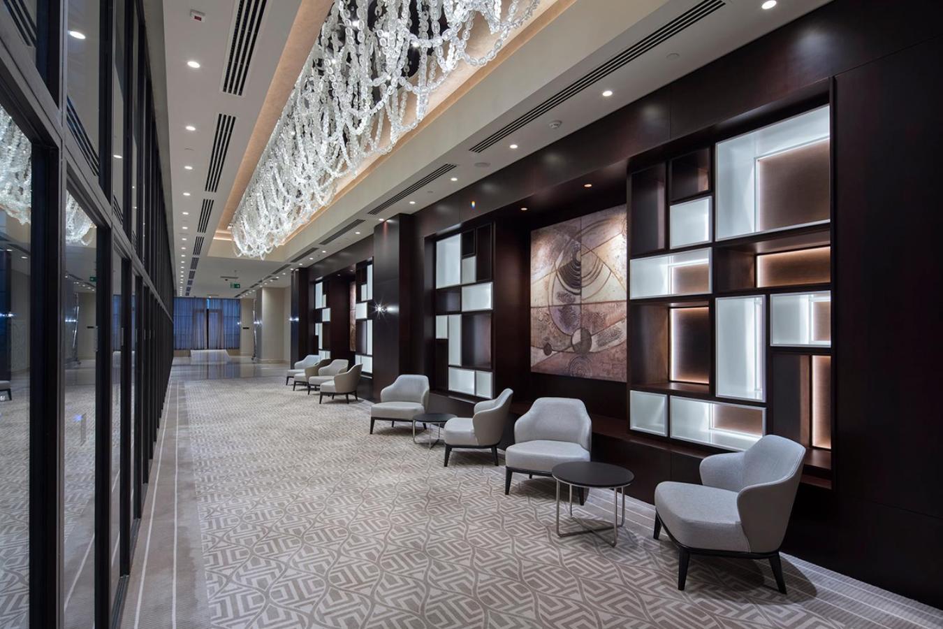 Отель Doubletree By Hilton Istanbul Umraniye Экстерьер фото The interior of the hotel
