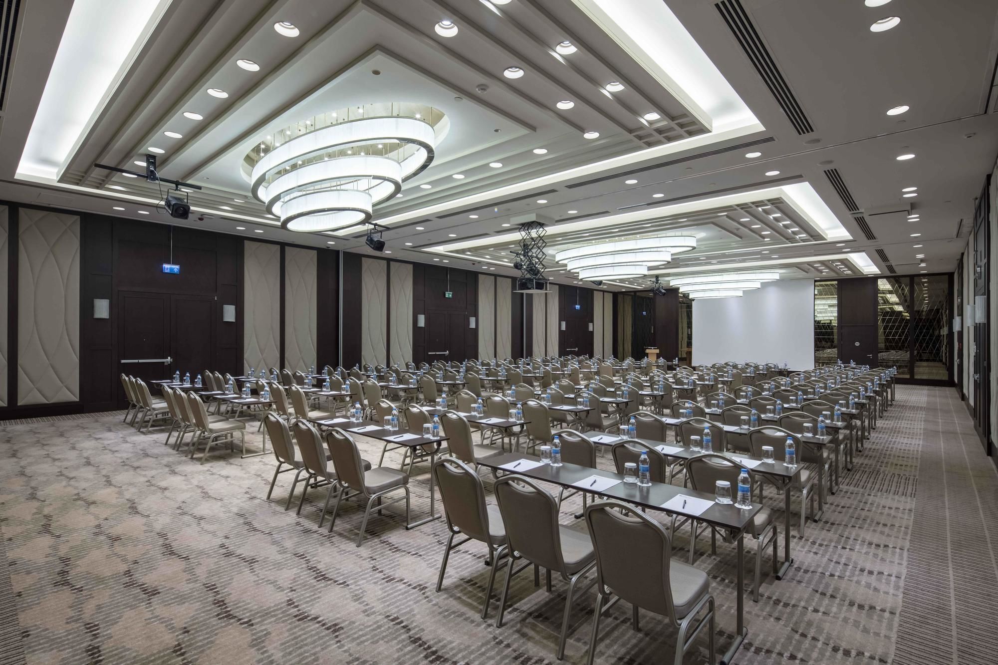 Отель Doubletree By Hilton Istanbul Umraniye Экстерьер фото The Grand Ballroom