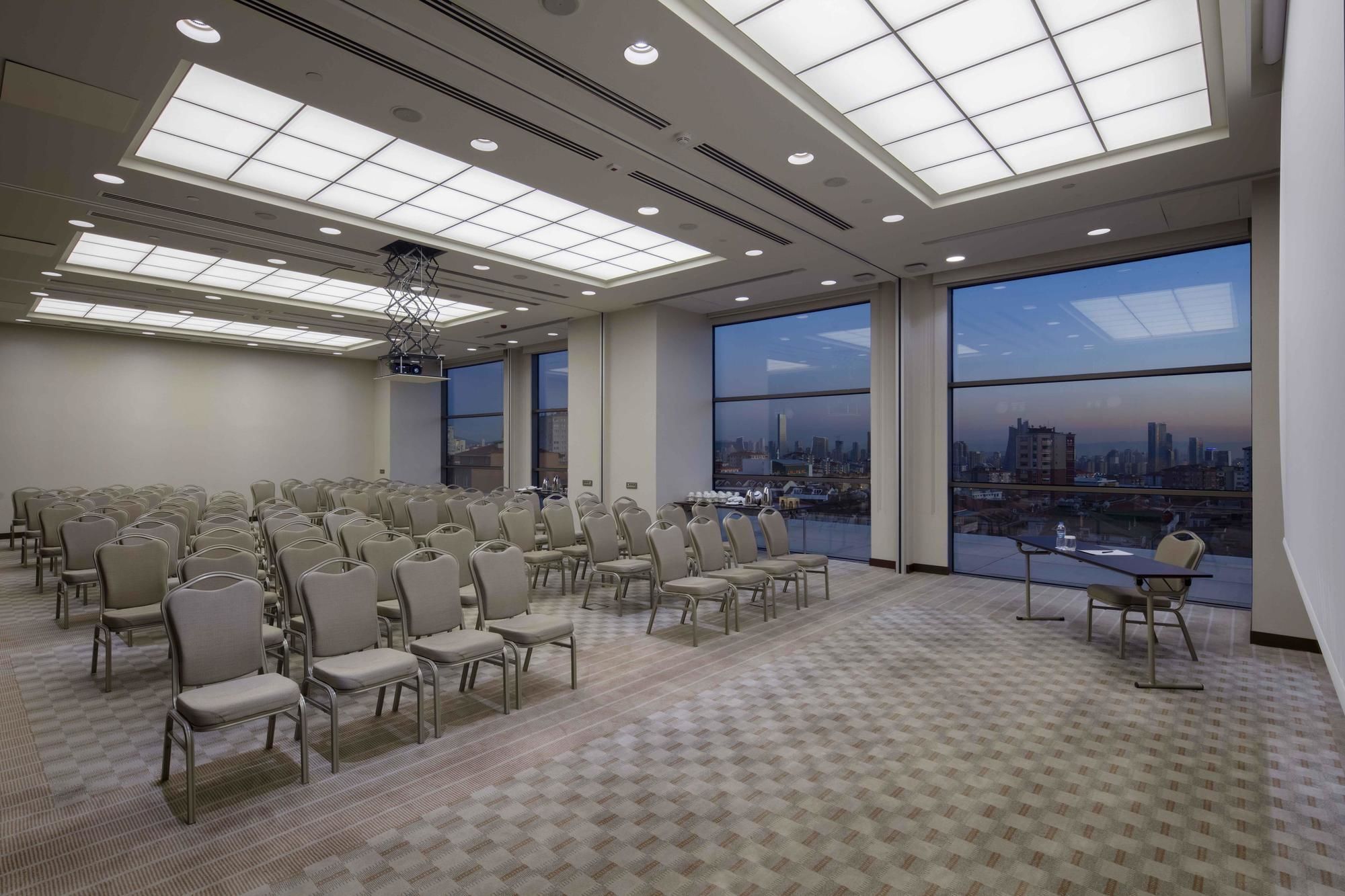 Отель Doubletree By Hilton Istanbul Umraniye Экстерьер фото Meeting room
